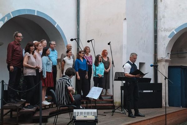 mesani-pevski-zbor-lisca-111EF11A85-45F1-84F9-905C-736CE8D9868D.jpg