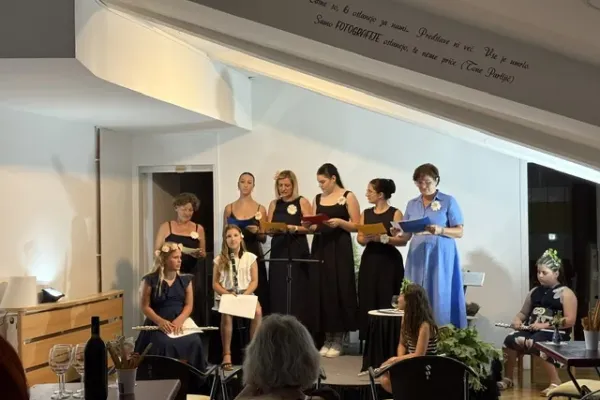 recital-senovo-12915185BC-88CB-9B9B-C16B-49E0F249F3B4.webp