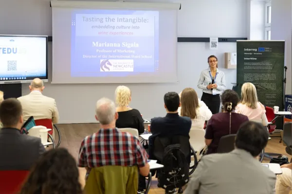 konferenca-turizem-mb-145EAB8E3D-C847-BF42-AE03-85829E118125.webp